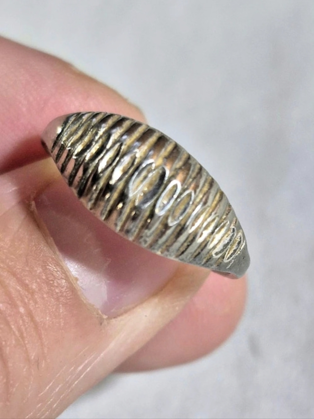 VINTAGE SOUTHWEST STERLING SILVER BAND RING - Picture 2 of 3